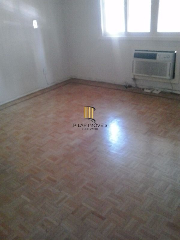 Casa para Venda - 250m², 5 dormitórios, 6 vagas - Menino Deus