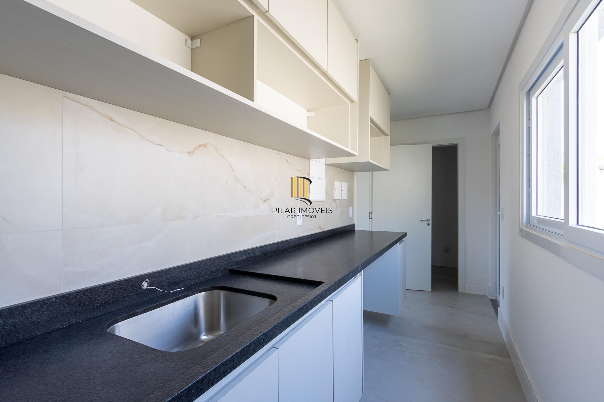 Casa Condominio para Venda - 300m², 4 dormitórios, sendo 4 suites, 2 vagas - Alphaville