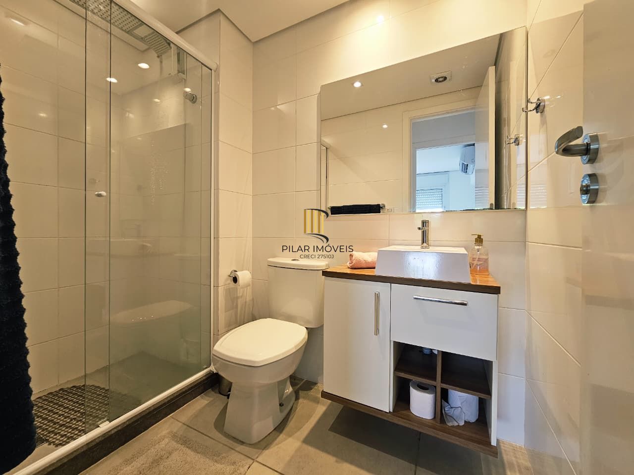 Apartamento mobiliado, 2 dormitórios, com vaga escriturada - Cidade Baixa