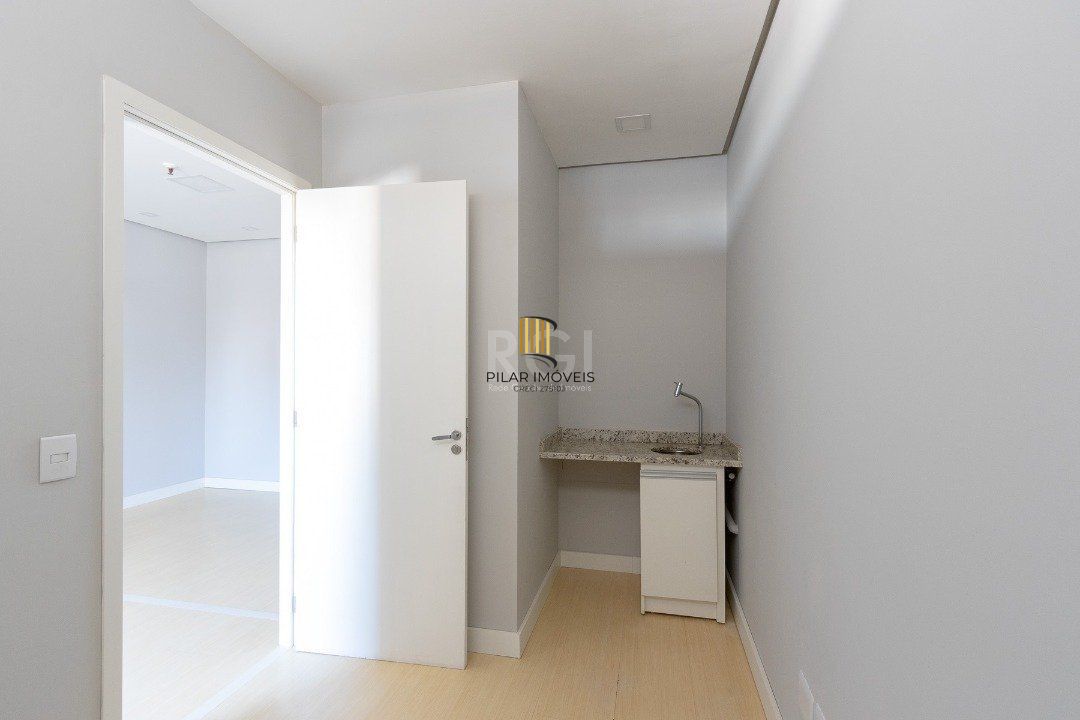 Conjunto/Sala para Venda - 44.17m², 0 dormitórios, Menino Deus