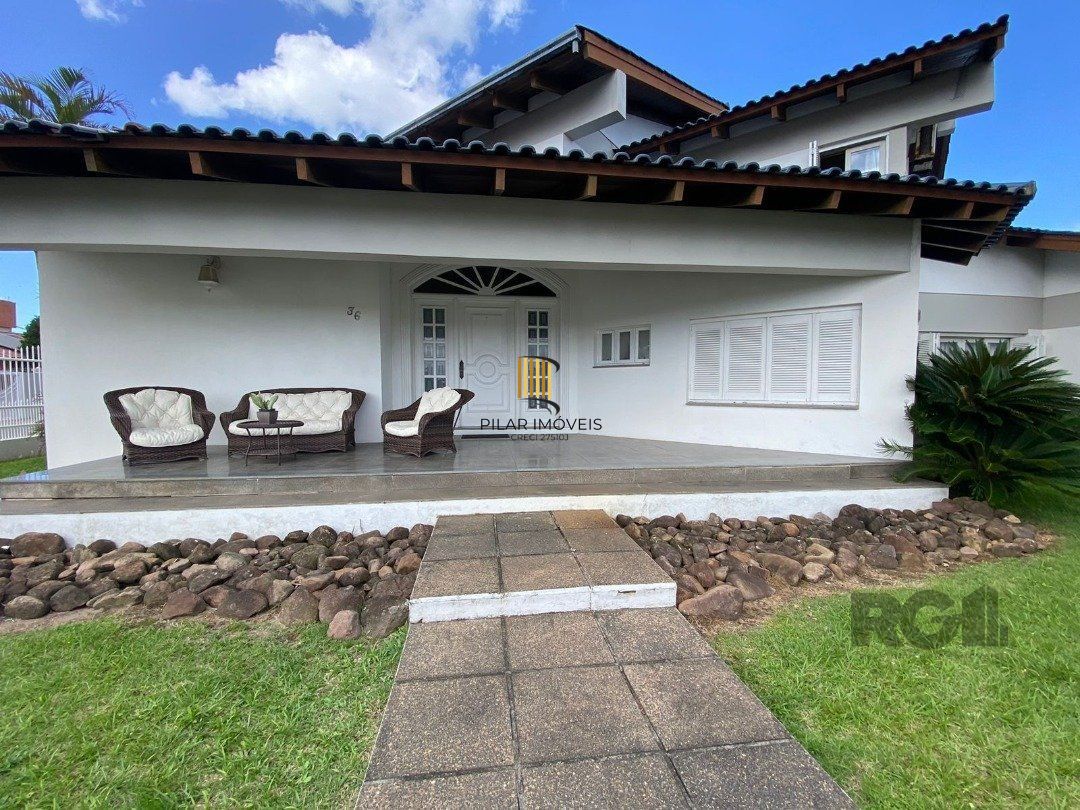 Casa 4 dormitórios no bairro Zona Nova