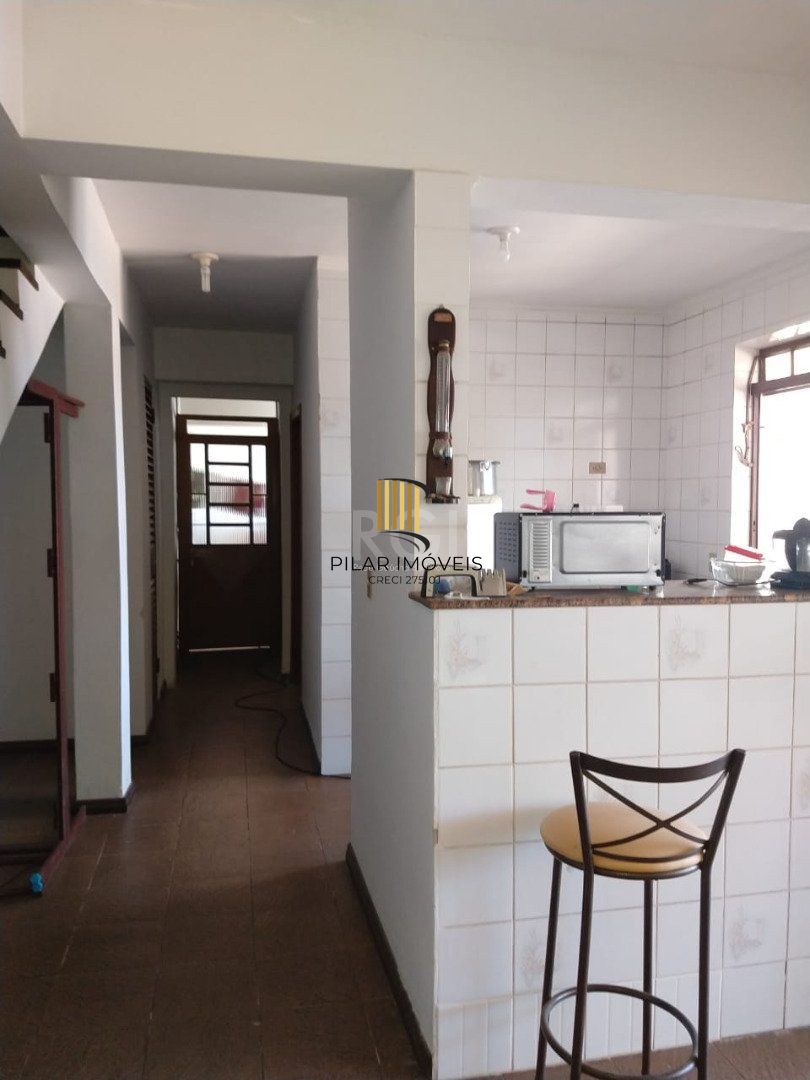 Casa Condominio para Venda - 308m², 5 dormitórios, sendo 1 suites, 3 vagas - Nonoai
