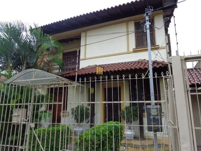 Casa para Venda - 330m², 5 dormitórios, sendo 1 suites, 7 vagas - Menino Deus