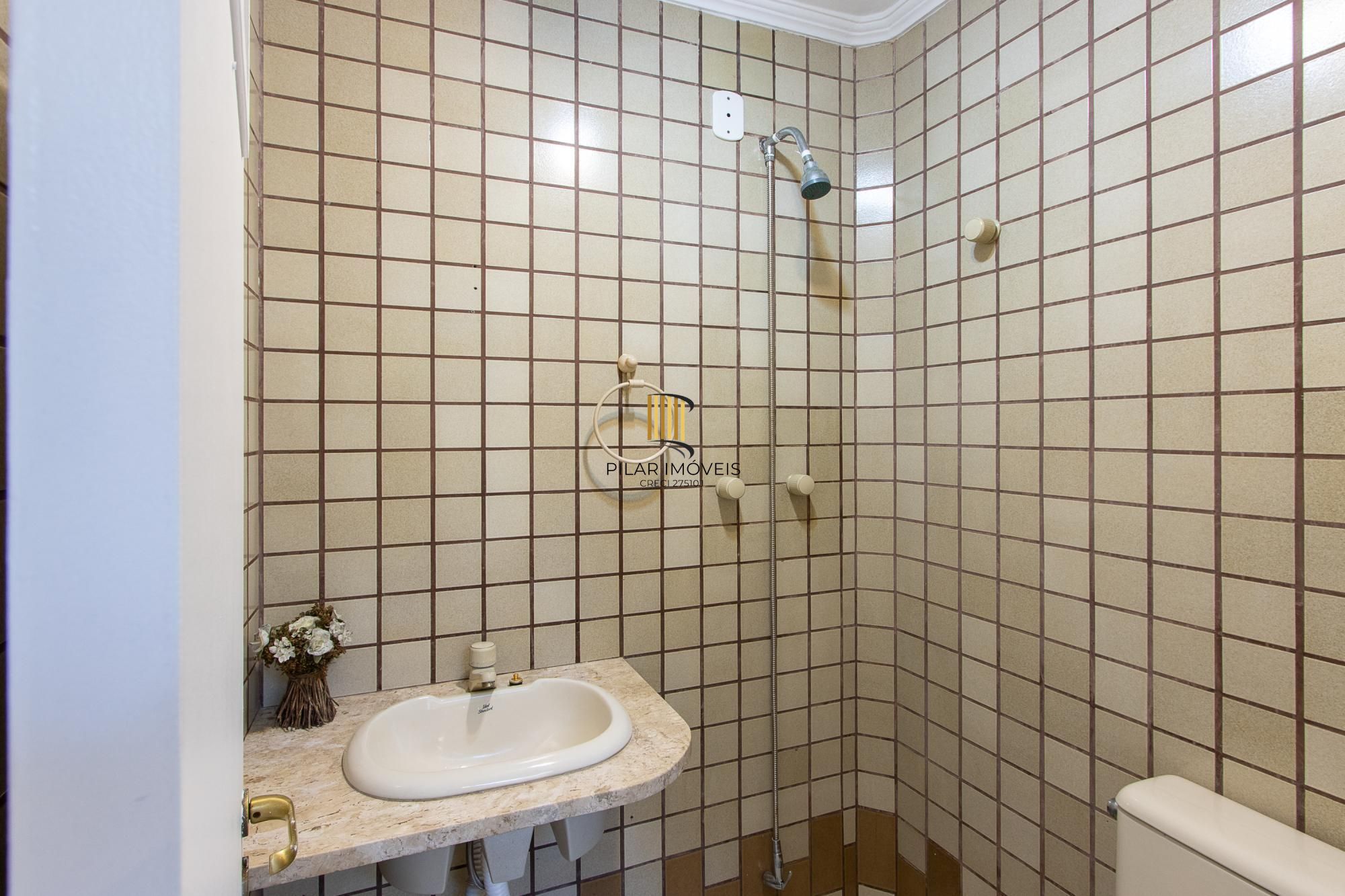 Casa condomínio, no bairro Tristeza, 175,17m² área privativa,03 dormitórios 01 suíte e 02 vagas!