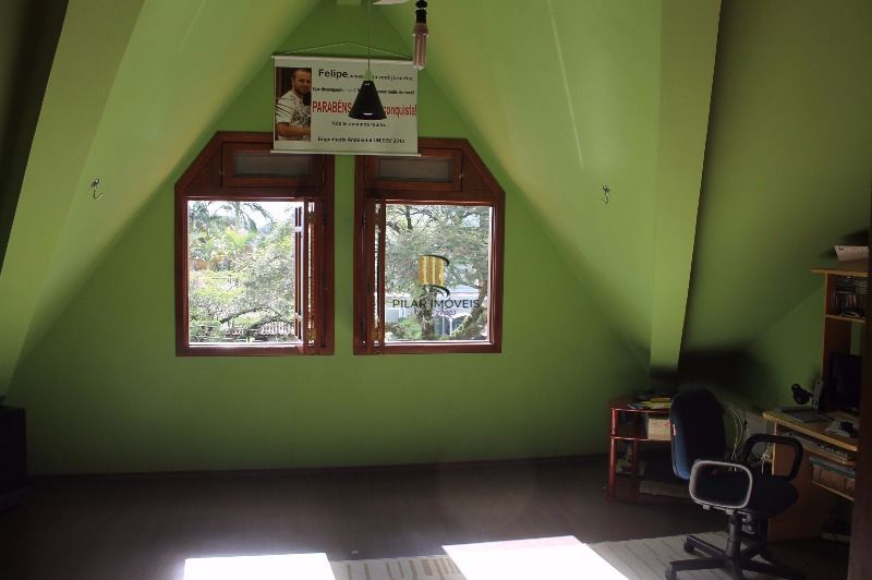 Casa para Venda - 290.67m², 4 dormitórios, sendo 1 suites, 4 vagas - Camaquã