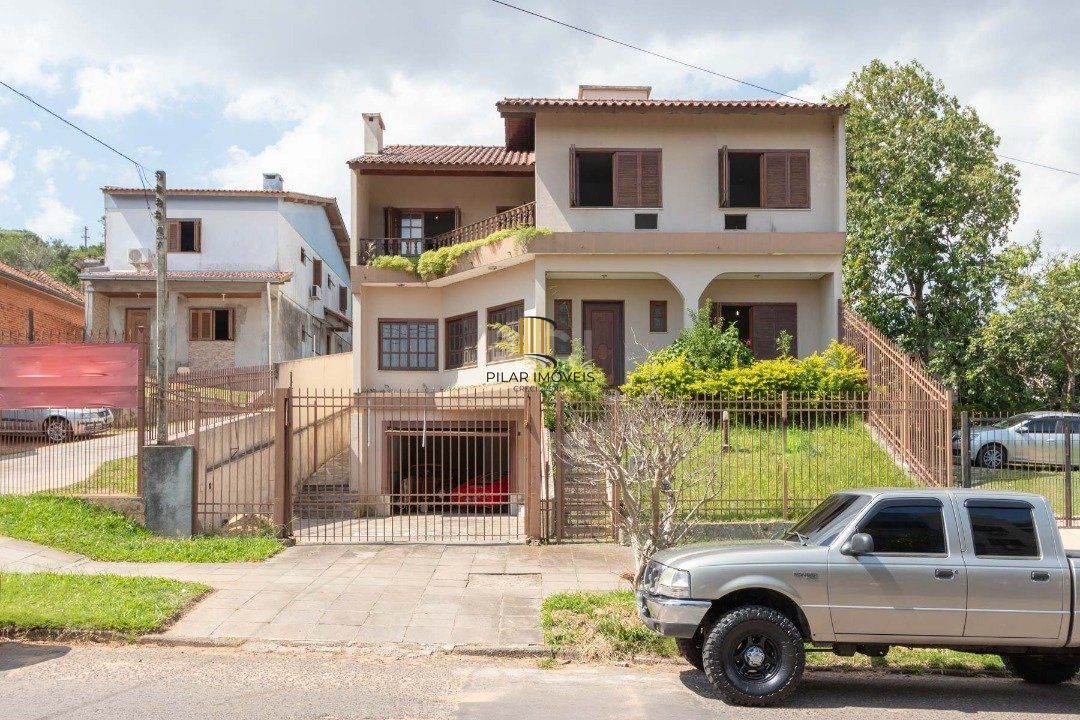 Casa para Venda - 460m², 4 dormitórios, sendo 1 suites, 4 vagas - Cristal - Pilar Imóveis