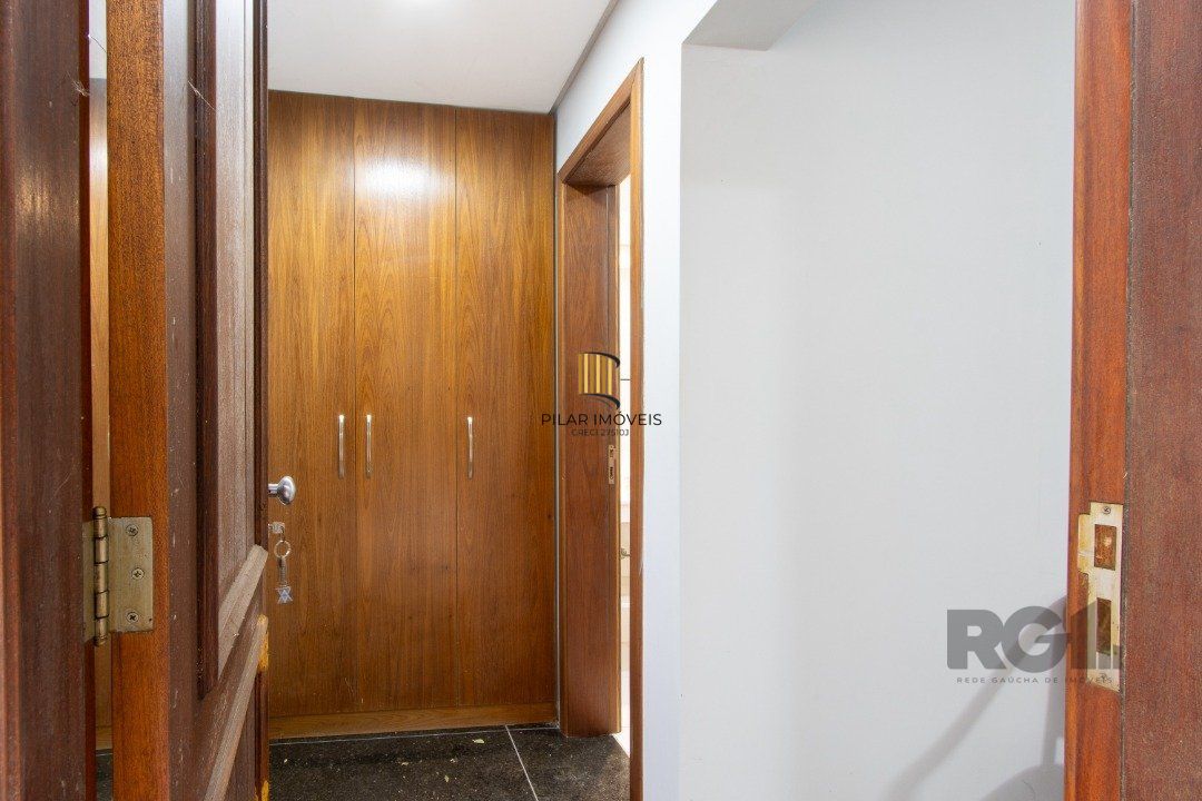 Casa 4 dormitórios no bairro Cristal