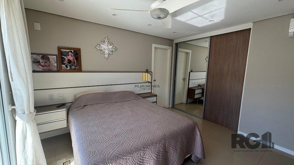 Casa em condomínio com 4 suítes, 4 vagas de garagem, pátio com piscina