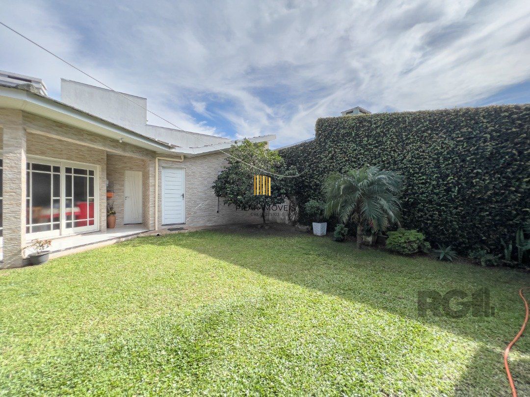 Casa Térrea mobiliada com 5 dormitórios 350m² de área - Navegantes - Capão da Canoa