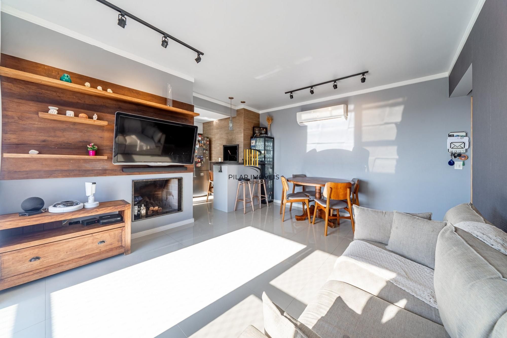 Apartamento 2 Dormitórios com Suíte e 2 Vagas no Petrópolis – 75m²