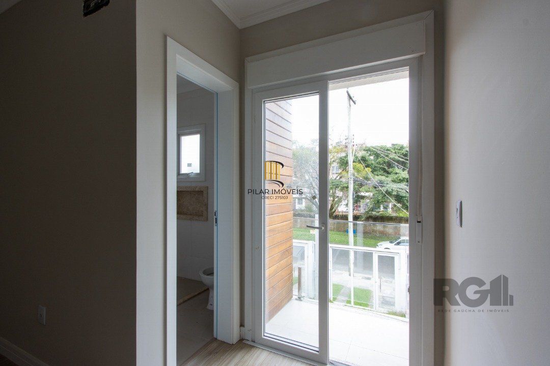 Casa de Condomínio 2 dormitórios no bairro Cristal