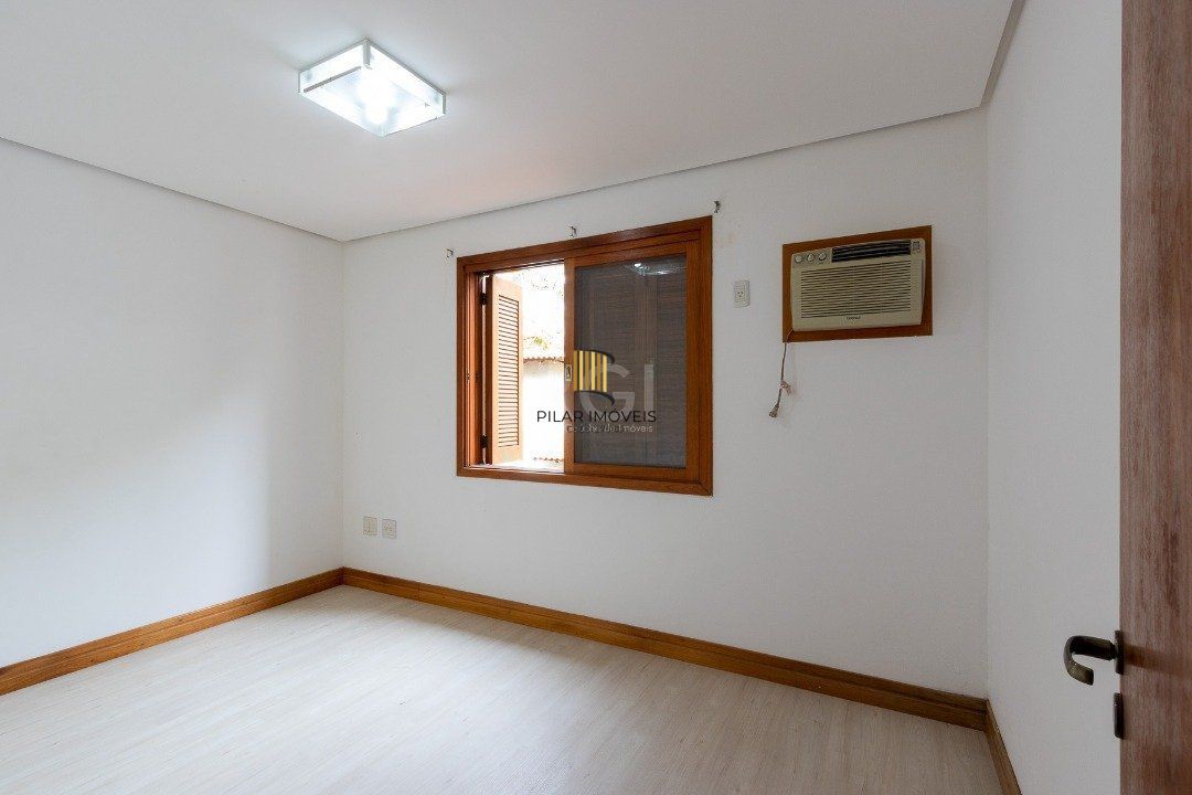 Casa em condomínio para Venda com 4 dormitórios, sendo 1 suites e 4 vagas no bairro Ipanema