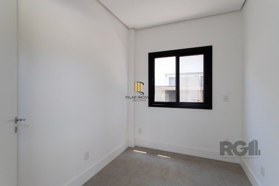 A Casa Le Mans, uma residência térrea de esquina com 389,48m2 de área coberta