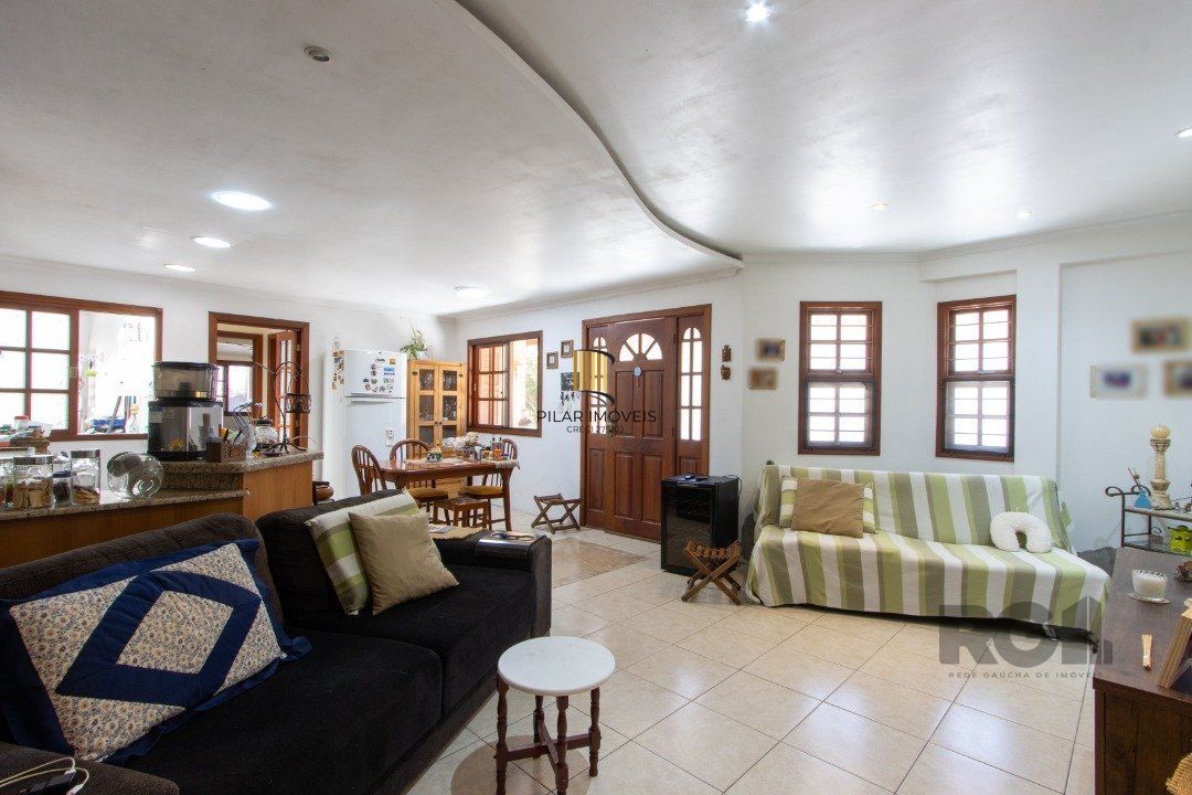 Casa 2 dormitórios no bairro Camaquã