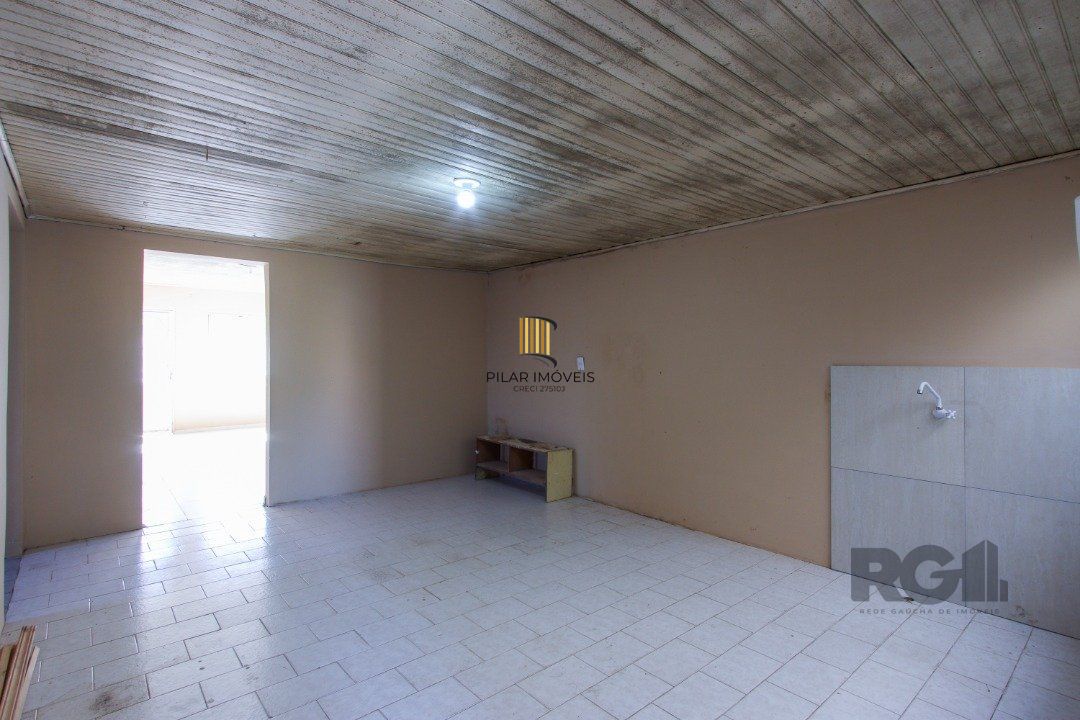 Casa de 2  dormitórios 1 vaga e um amplo pátio na Hípica Porto Alegre 