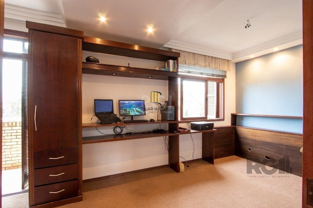 Casa Condominio para Venda - 170m², 3 dormitórios, sendo 1 suites, 2 vagas - Cavalhada