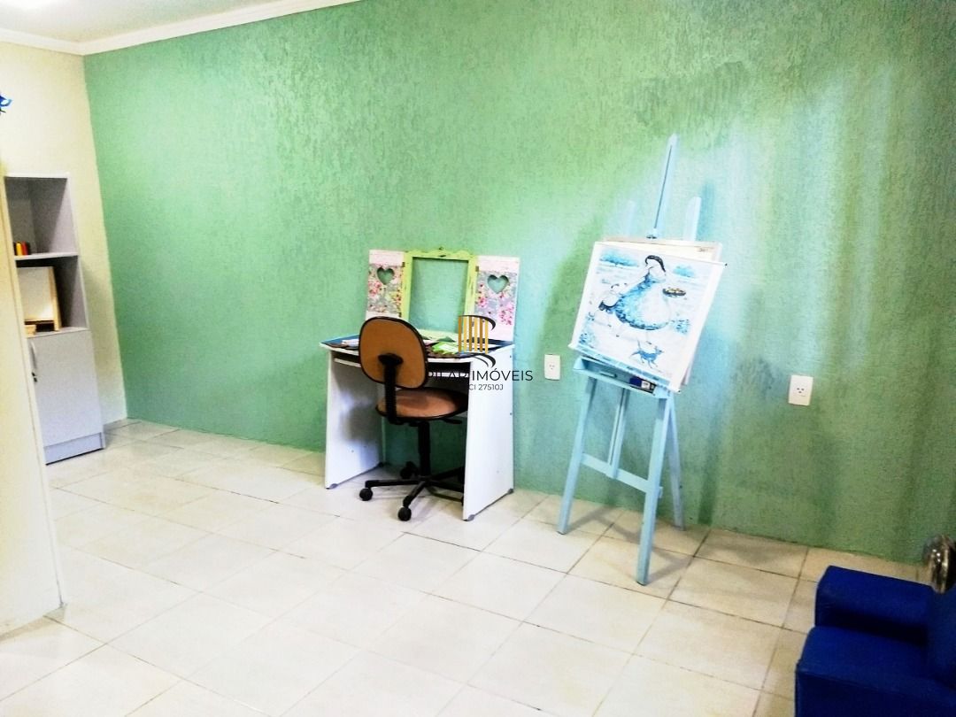 Casa para Venda - 200m², 4 dormitórios, sendo 1 suites, 4 vagas - Ipanema
