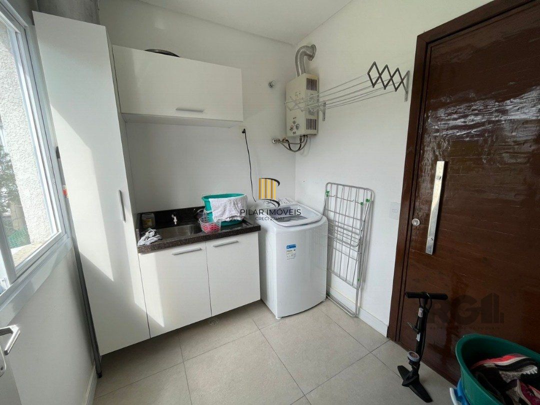 Casa de Condomínio 3 dormitórios no bairro Dubai
