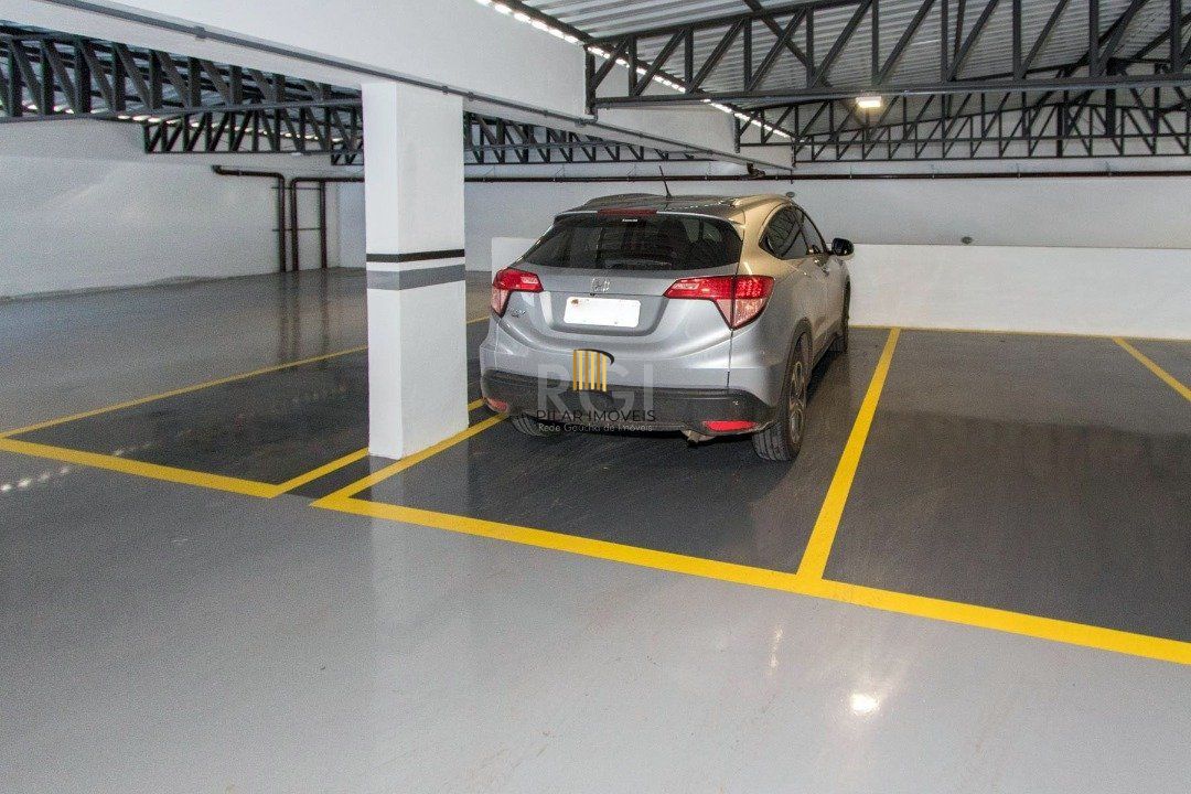 Cobertura para Venda - 230.43m², 3 dormitórios, sendo 3 suites, 2 vagas - Menino Deus