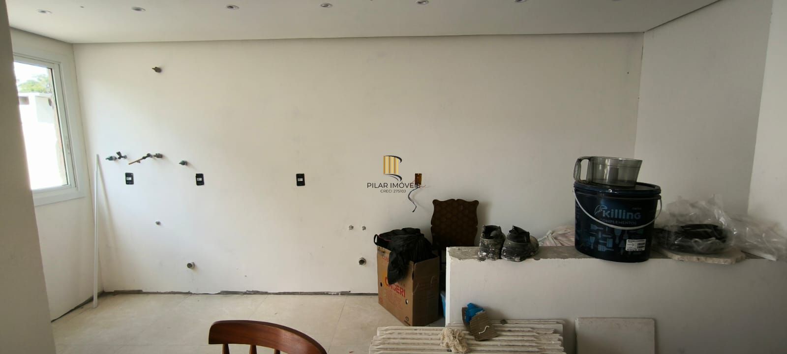 Casa em Condomínio à venda, bairro Campo Novo,  3 quartos (1 suite),  3 banheiros, 1 vaga