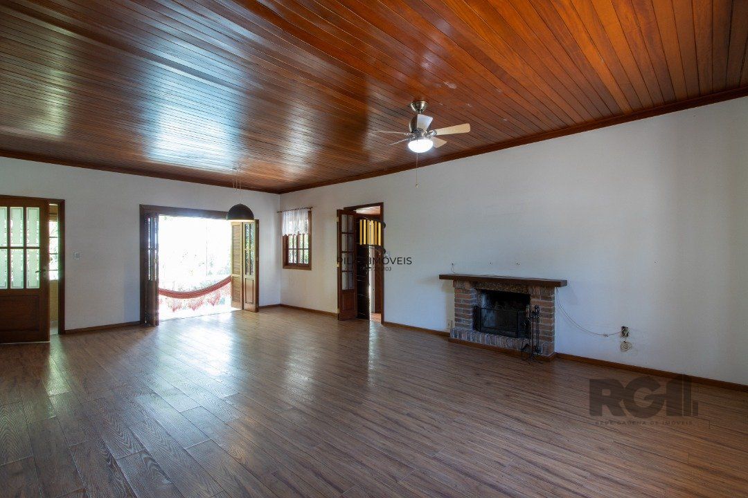 Casa 4 dormitórios no bairro Espírito Santo