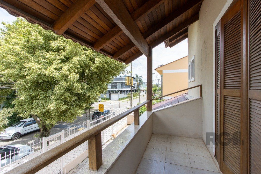Casa 4 dormitórios no bairro Hípica