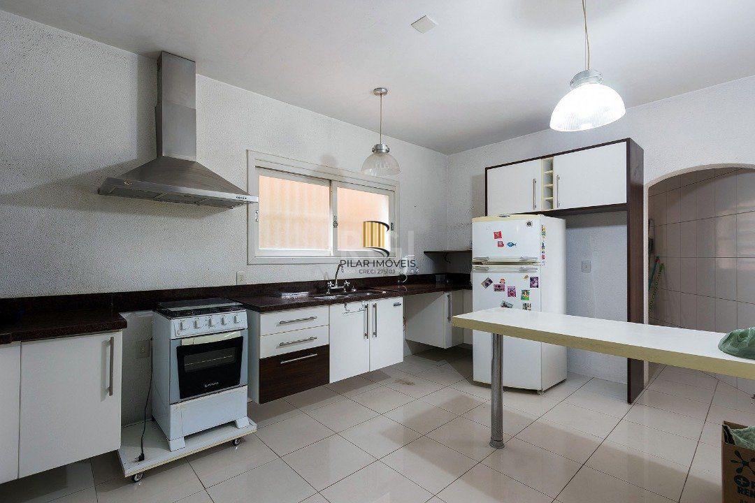 Casa para Venda - 430m², 4 dormitórios, sendo 1 suites, 5 vagas - Cristal