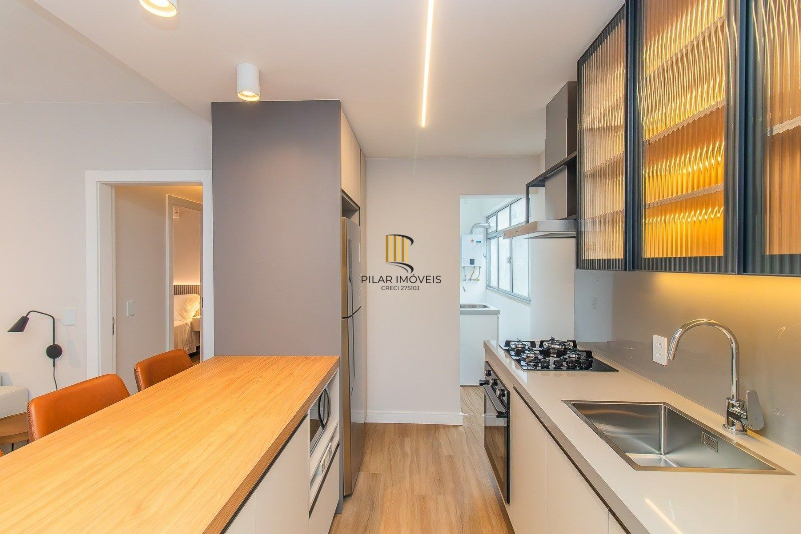 Apartamento mobiliado e reformado no Passo da Areia