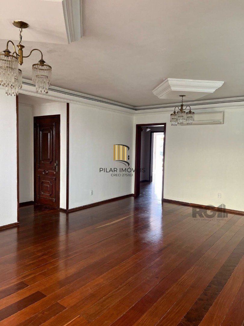 Casa para Venda - 507m², 4 dormitórios, sendo 2 suites, 6 vagas - Cavalhada