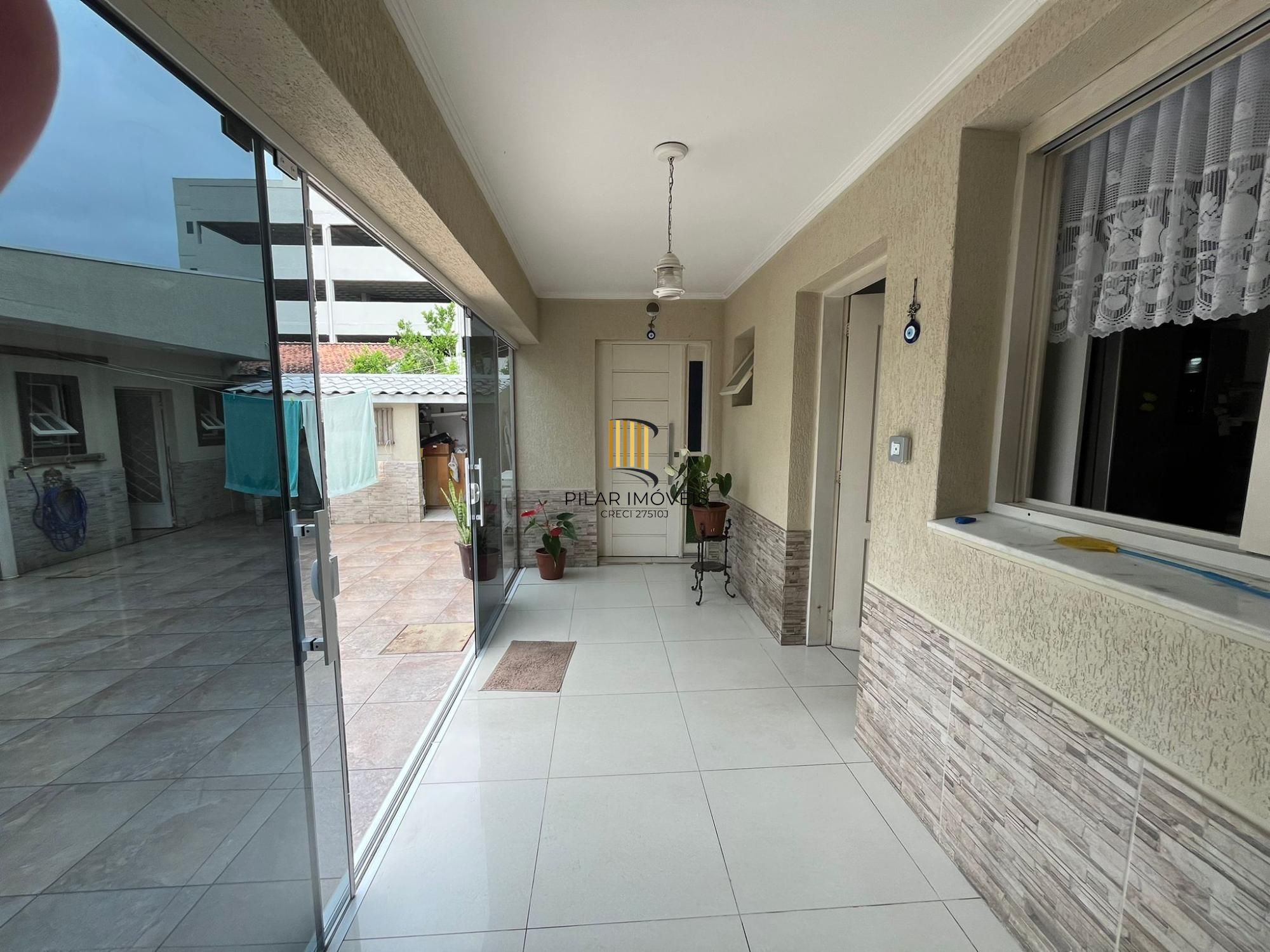 Duas casas no mesmo terreno – conforto, espaço e excelente localização!