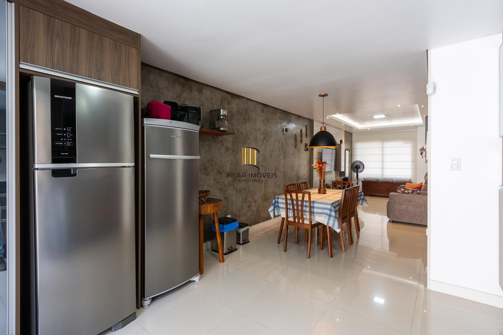 Sobrado com 2 suites e 2 vagas de garagem - Bairro Guarujá