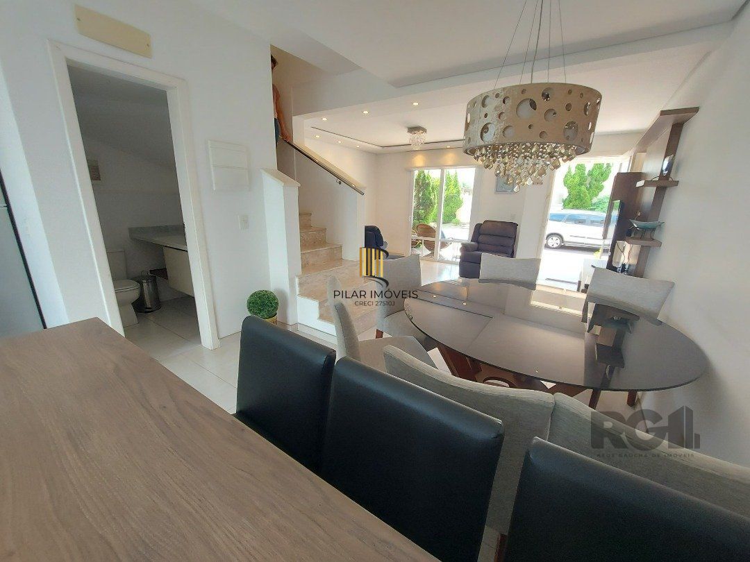 Casa em Condomínio Fechado com 3 quartos e 150m² privativos
