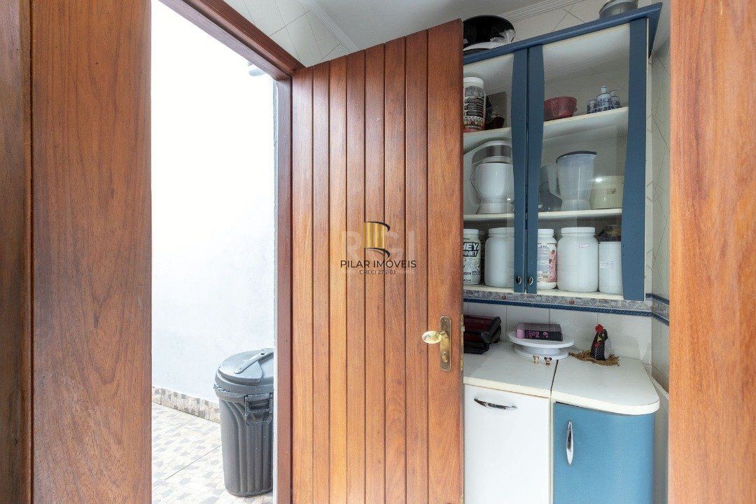 Casa para Venda - 451.63m², 5 dormitórios, sendo 1 suites, 4 vagas - Cristal