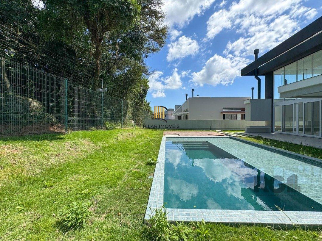 Casa Condominio para Venda - 300m², 4 dormitórios, sendo 4 suites, 2 vagas - Alphaville