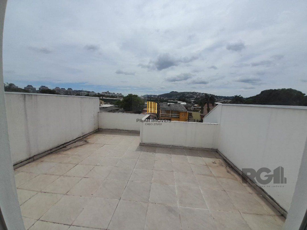 Casa 3 dormitórios no bairro Camaquã