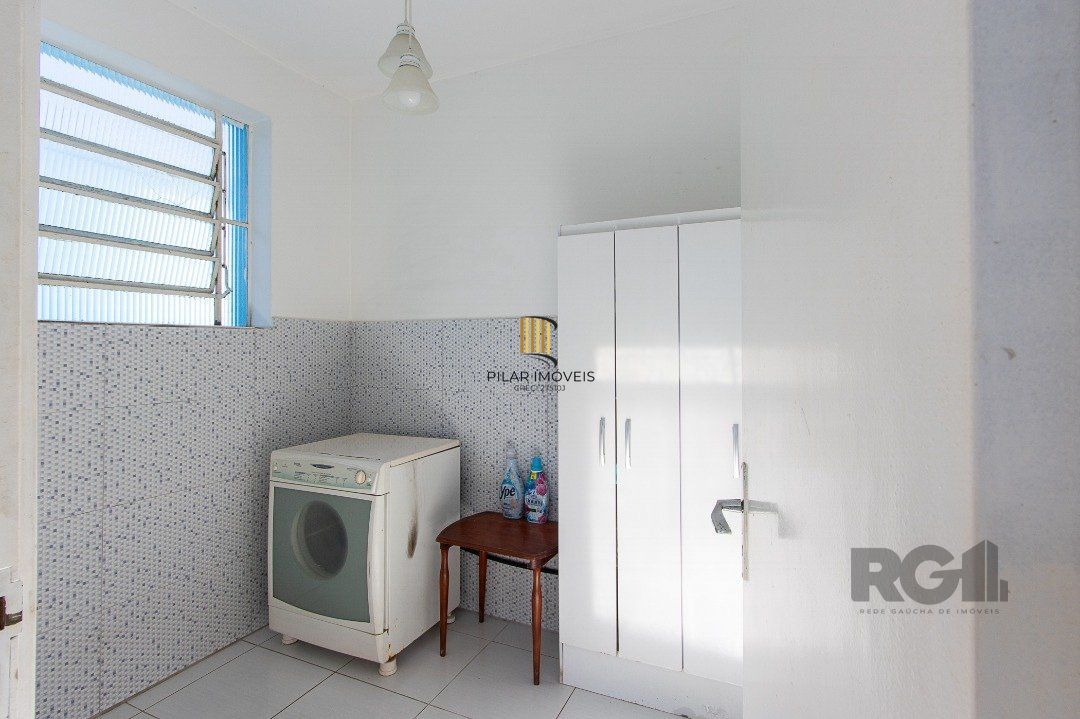 Casa 3 dormitórios no bairro Ipanema