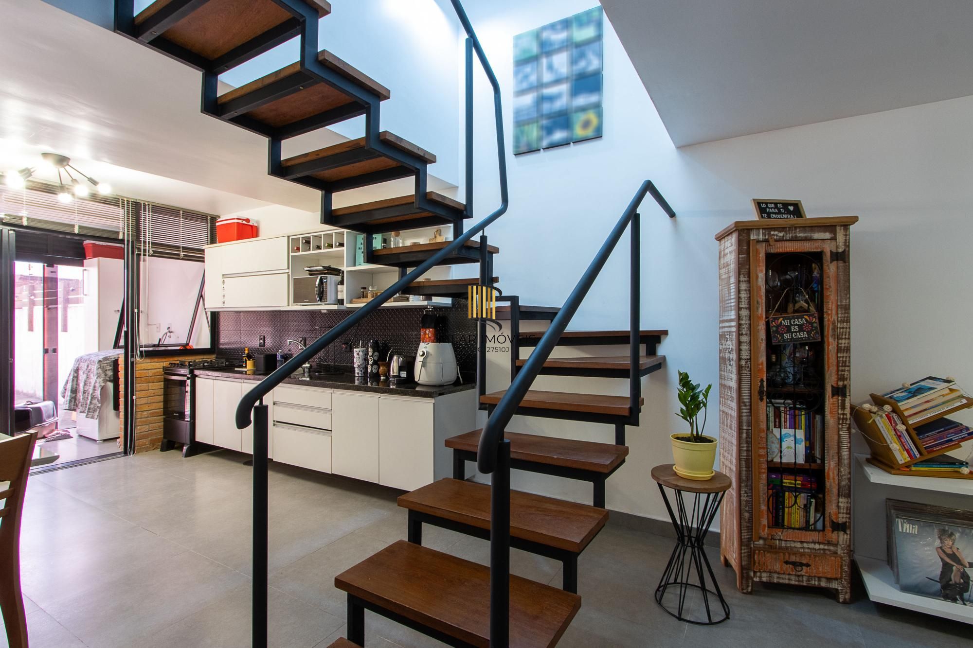 Casa 2 dormitórios no bairro Hípica