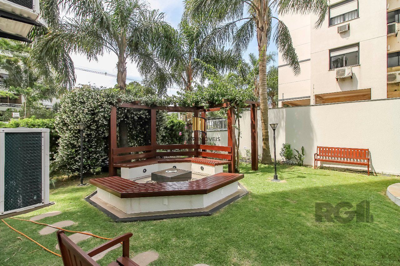 Apartamento de 3 dormitórios, 1 suíte e 2 vagas escrituradas no bairro Tristeza.