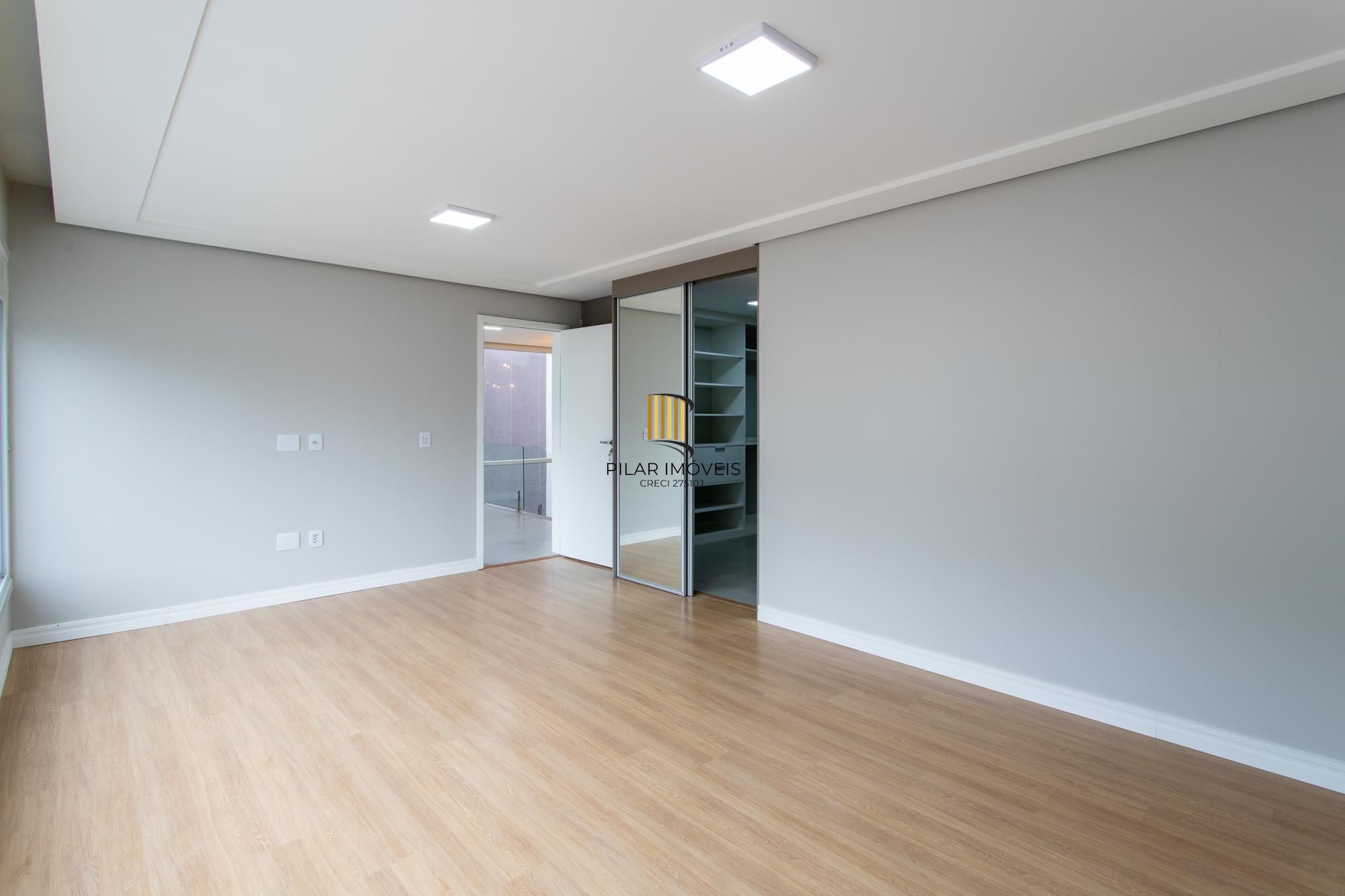 Casa Condominio para Venda - 300m², 3 dormitórios, sendo 3 suites, 2 vagas - Alphaville