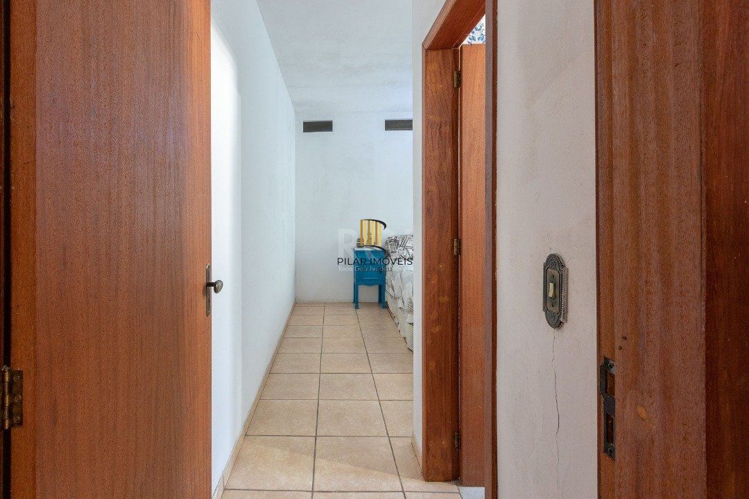 Casa para Venda - 250m², 3 dormitórios, sendo 1 suites, 3 vagas - Tristeza