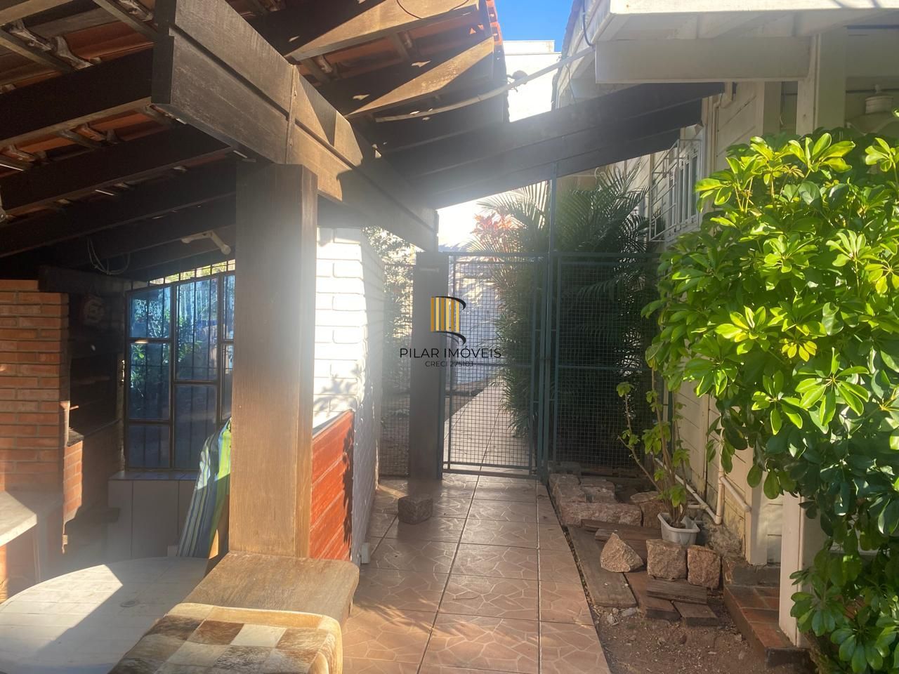 Casa 4 dormitórios no bairro Ipanema