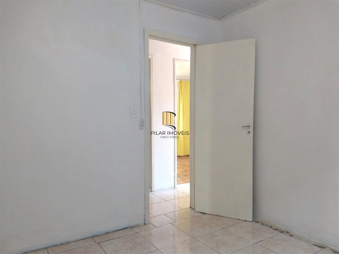 Casa para Venda - 81m², 2 dormitórios, 4 vagas - Vila Nova