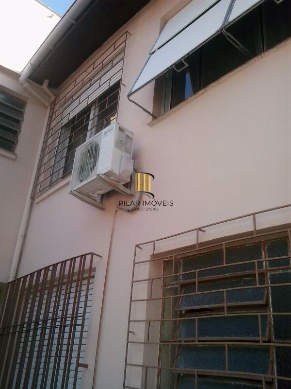 Casa para Venda - 250m², 5 dormitórios, 6 vagas - Menino Deus
