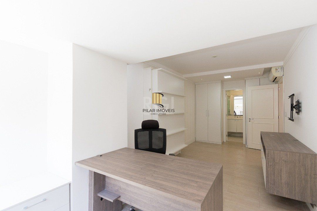 Casa Condominio para Venda - 380m², 3 dormitórios, sendo 3 suites, 4 vagas - Pedra Redonda