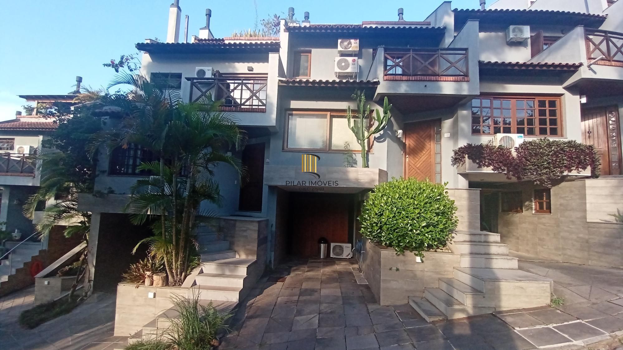 Casa de Condomínio com 3 Suítes, no bairro Tristeza