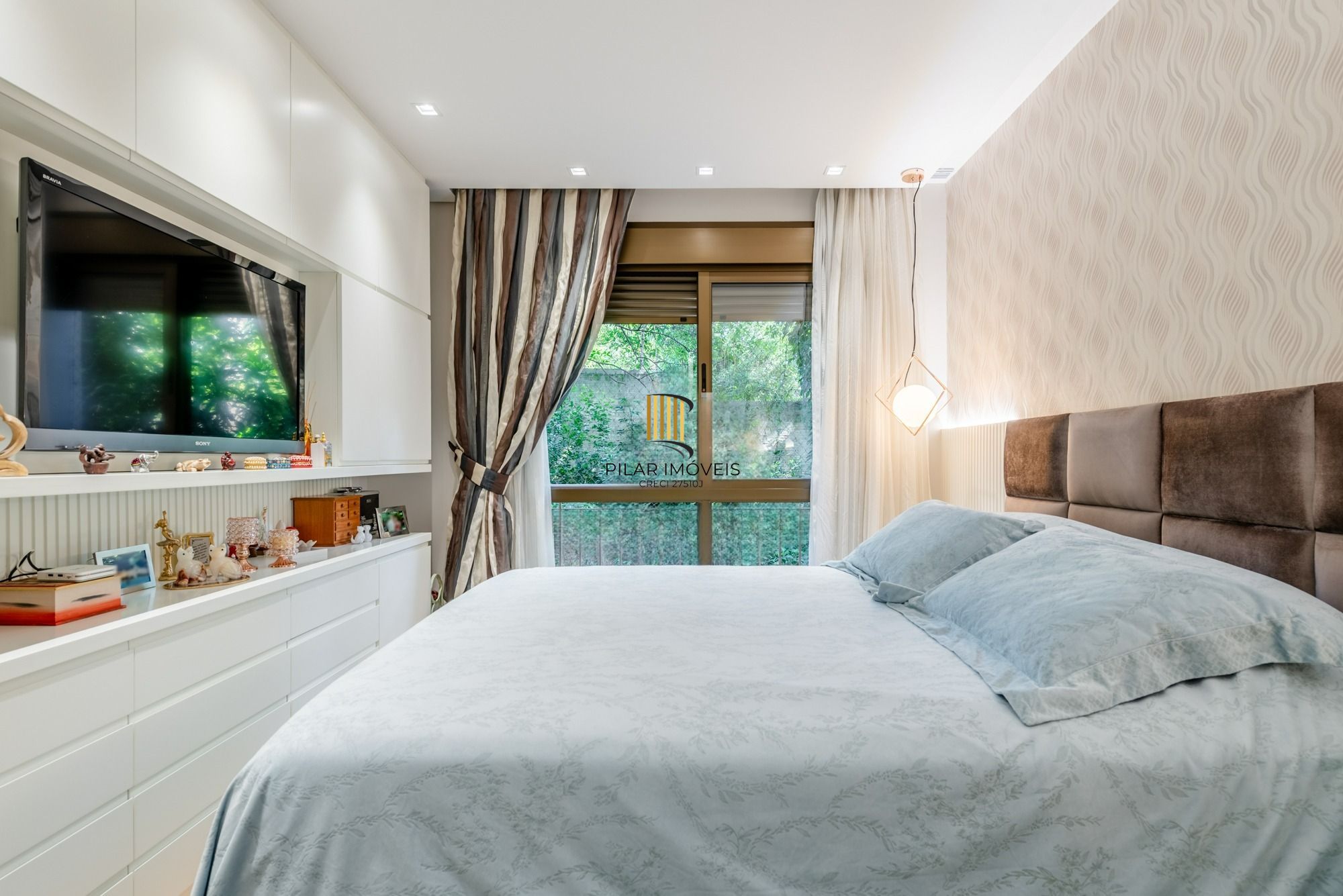 Apartamento de 3 suites e 2 vagas no bairro Mont Serrat