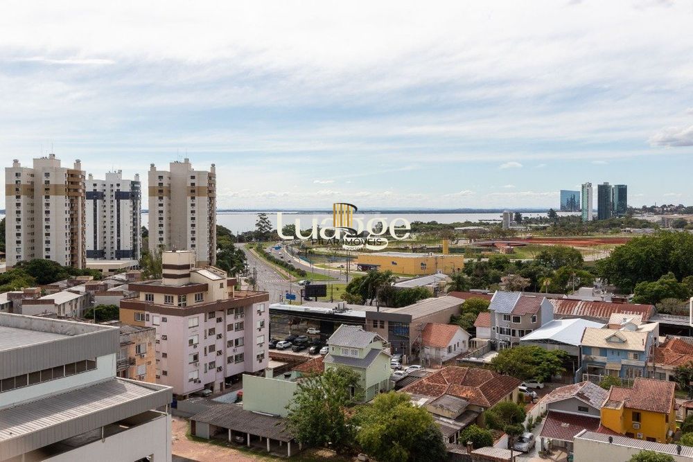 Apartamento de 2 dormitórios, andar alto, ótima incidência de luz natural, garantindo ambientes arejados e iluminados