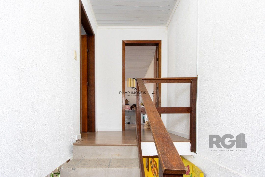 Casa térrea, 3 quartos, edícula, com 2 suites, pátio - Bairro Guarujá