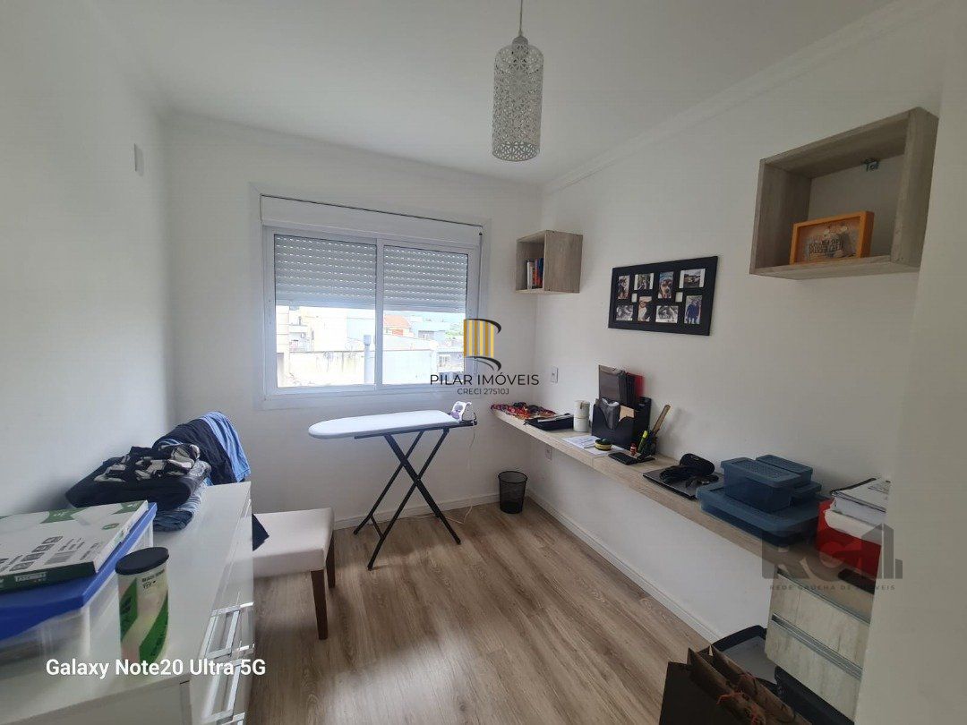 Casa 3 dormitórios no bairro Guarujá