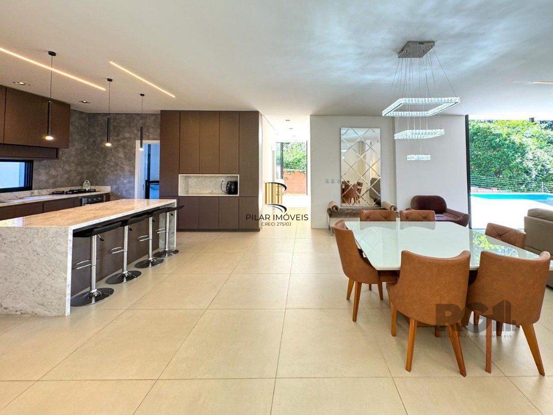 Casa Condominio para Venda - 340m², 4 dormitórios, sendo 4 suites, 4 vagas - Alphaville